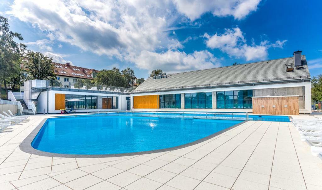 Apartamenty Familijne- Os Feniks Колобжег Экстерьер фото
